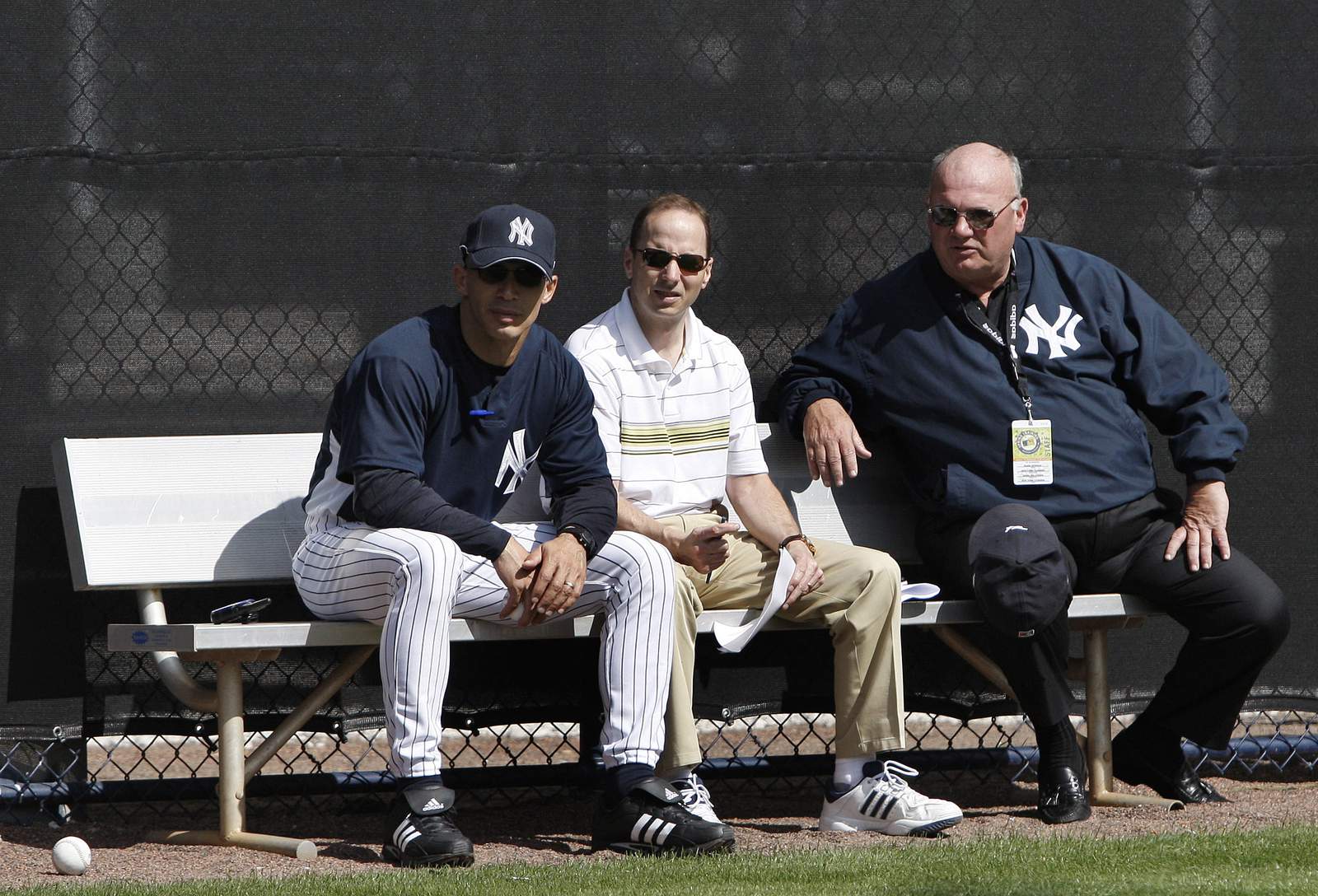 Jeter returns as Yankees honor 1998 team at Old-Timers' Day, Boone booed by  some