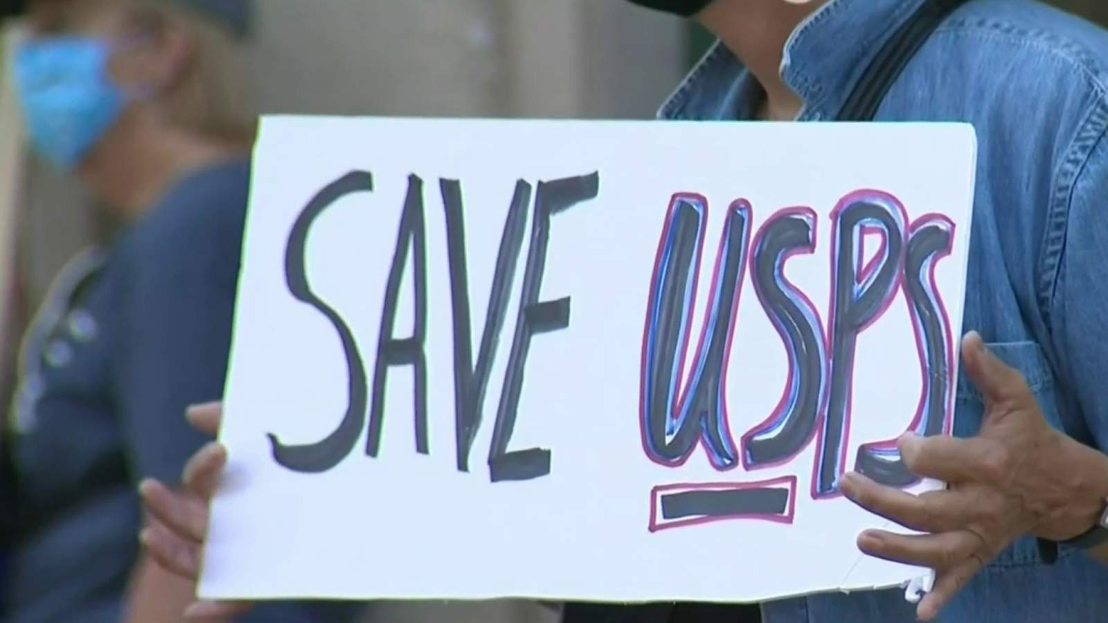 Rally held to protect Post Office in Royal Oak