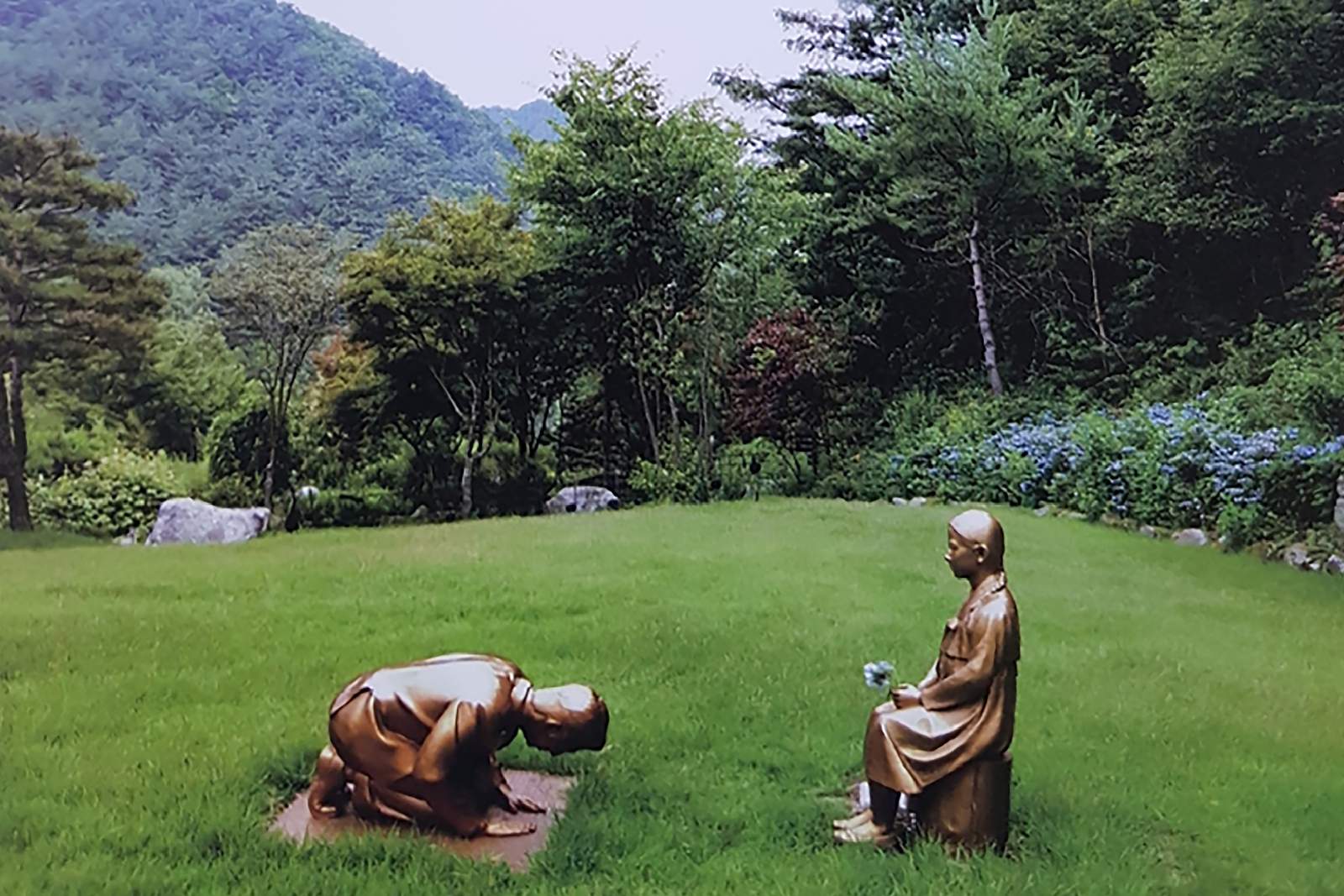 New statues stoke sensitivity between South Korea, Japan