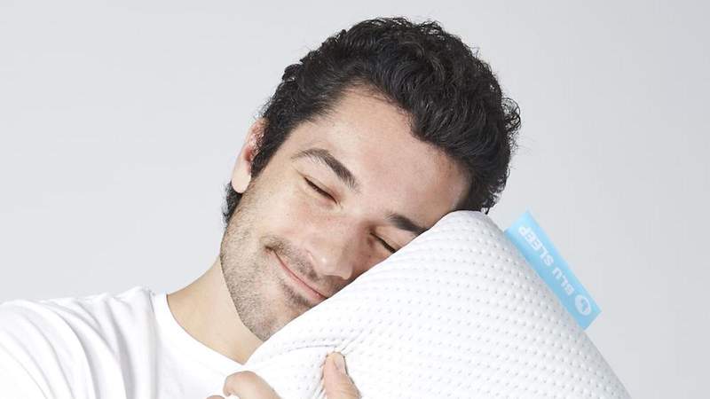 Get a better night’s sleep with this supportive gel cooling pillow