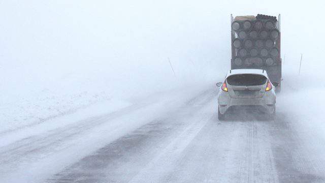 Snowstorm safety tips from Michigan State Police, Michigan Department of Transportation