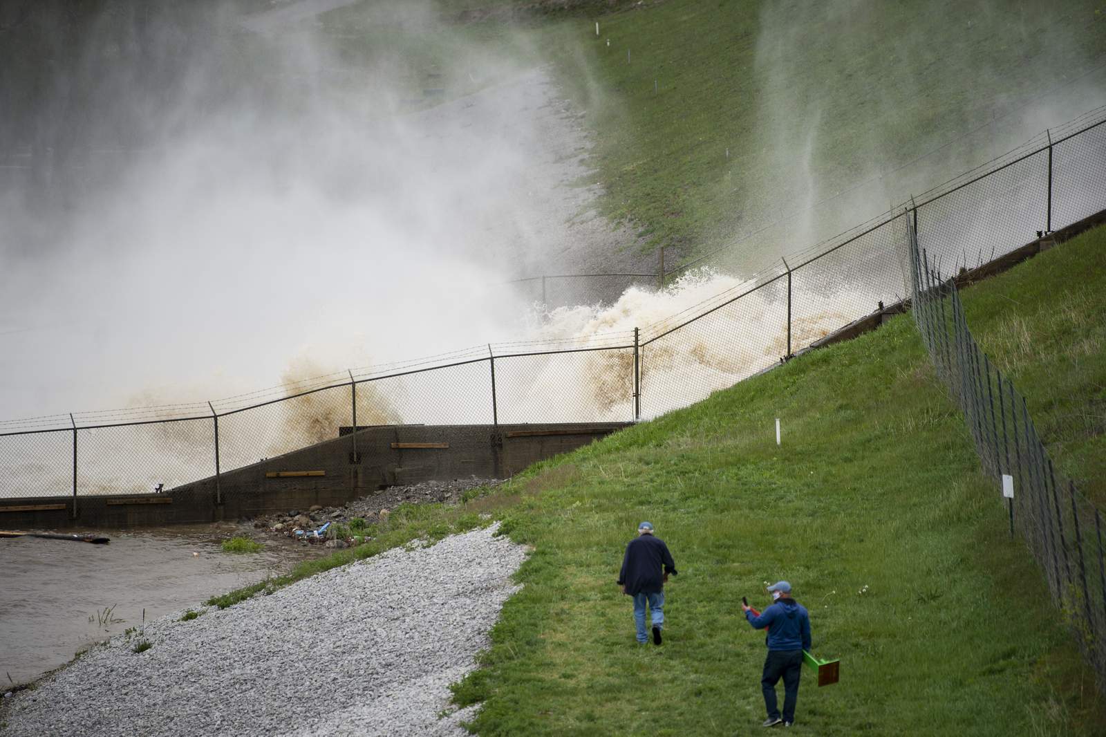 Evacuations underway in mid-Michigan after Edenville Dam breaks