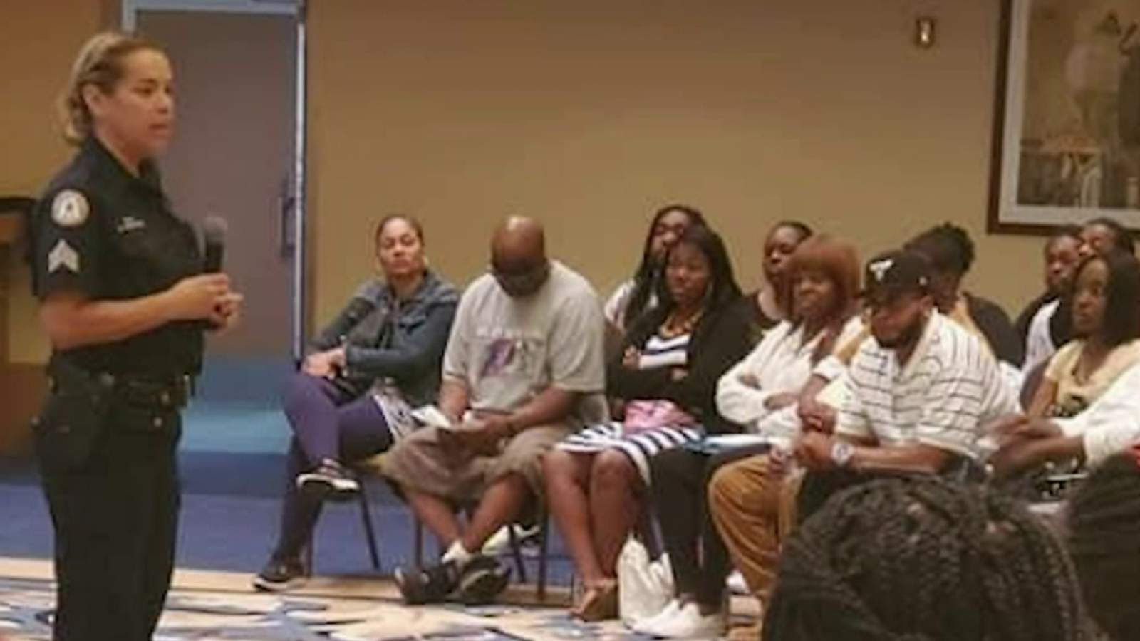 Mentorship program brings Detroit teenagers together with police officers