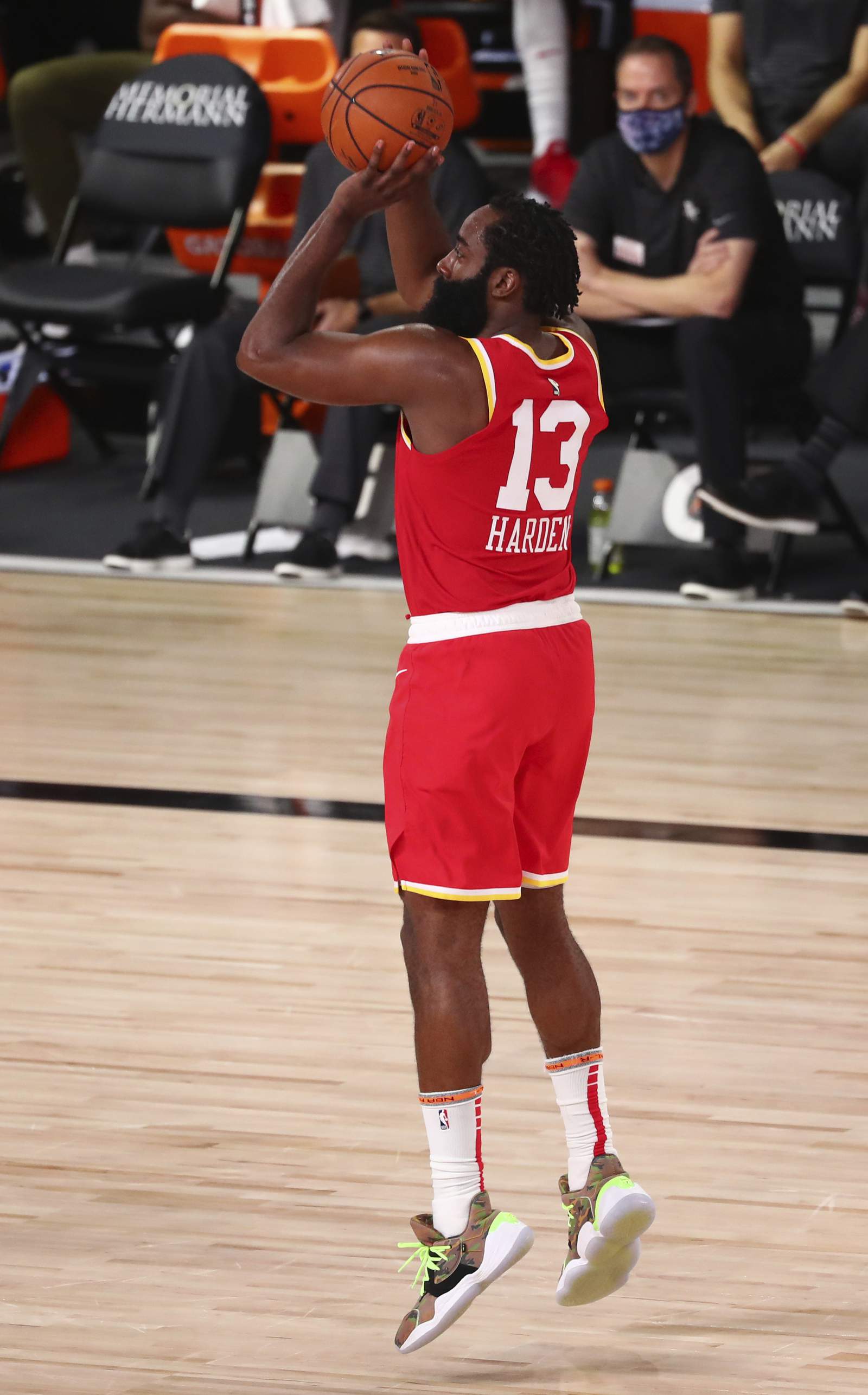 Turner helps Indiana hold off Harden rally to beat Rockets