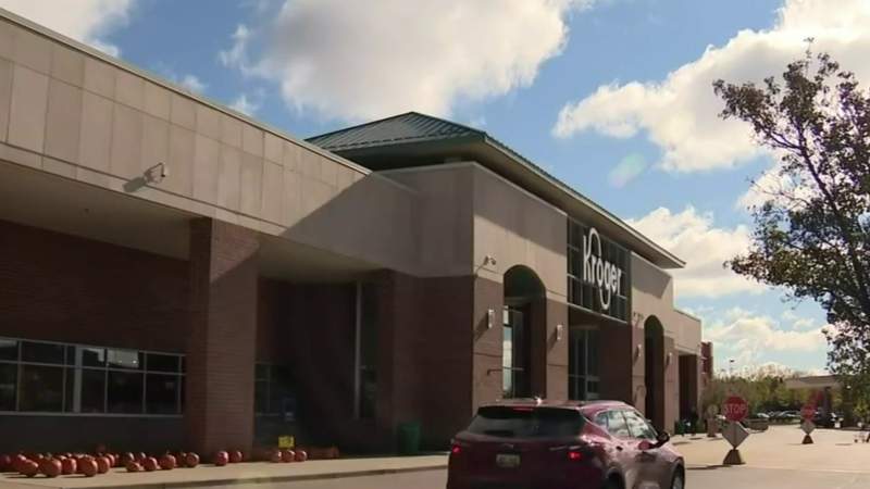Nightside Report Oct. 26, 2021: Man tried to kidnap child inside grocery store, video shows moment woman took 80-year-old’s purse