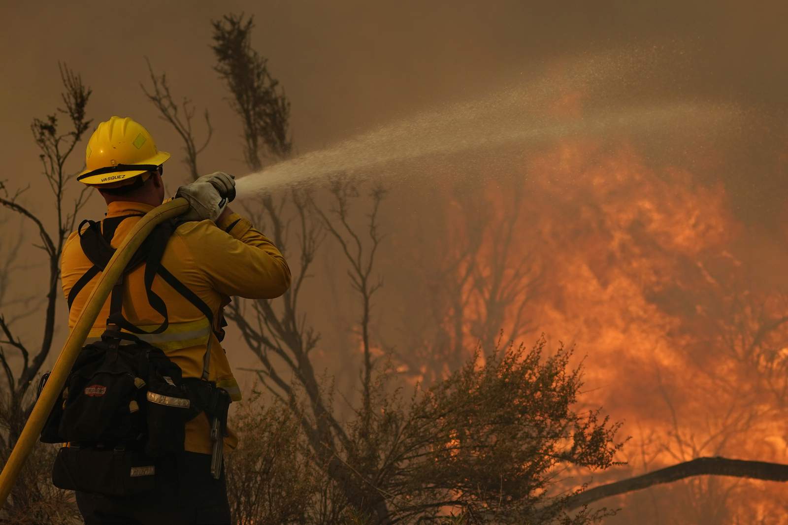 California wildfire likely to grow from wind, low humidity