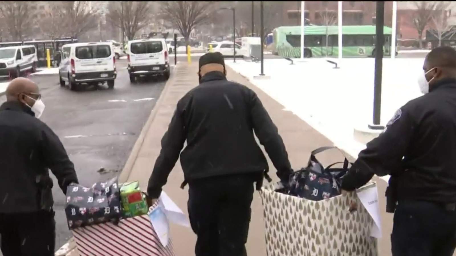 Detroit police spread holiday cheer with annual Sergeant Santa event