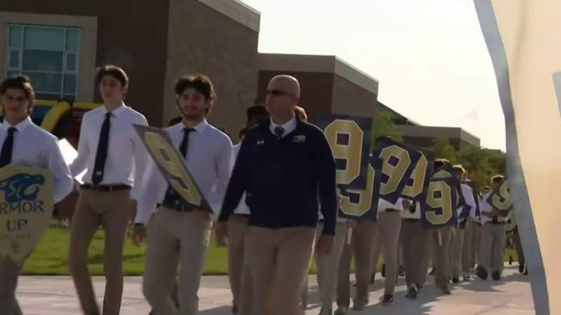 Stoney Creek football team celebrates life of 9-year-old honorary team owner in Rochester Hills