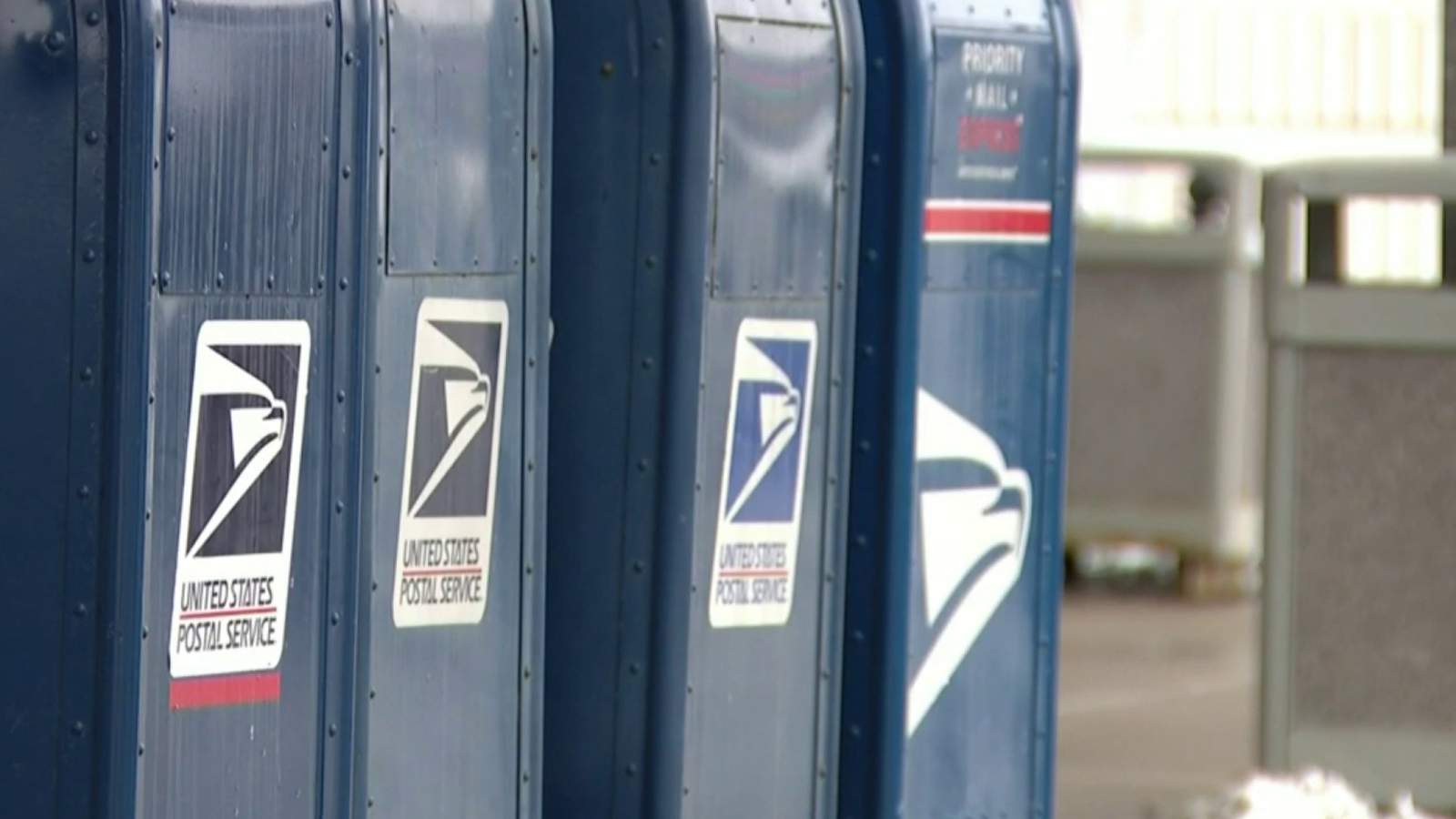 Metro Detroit residents report lengthy delivery delays from Postal Service