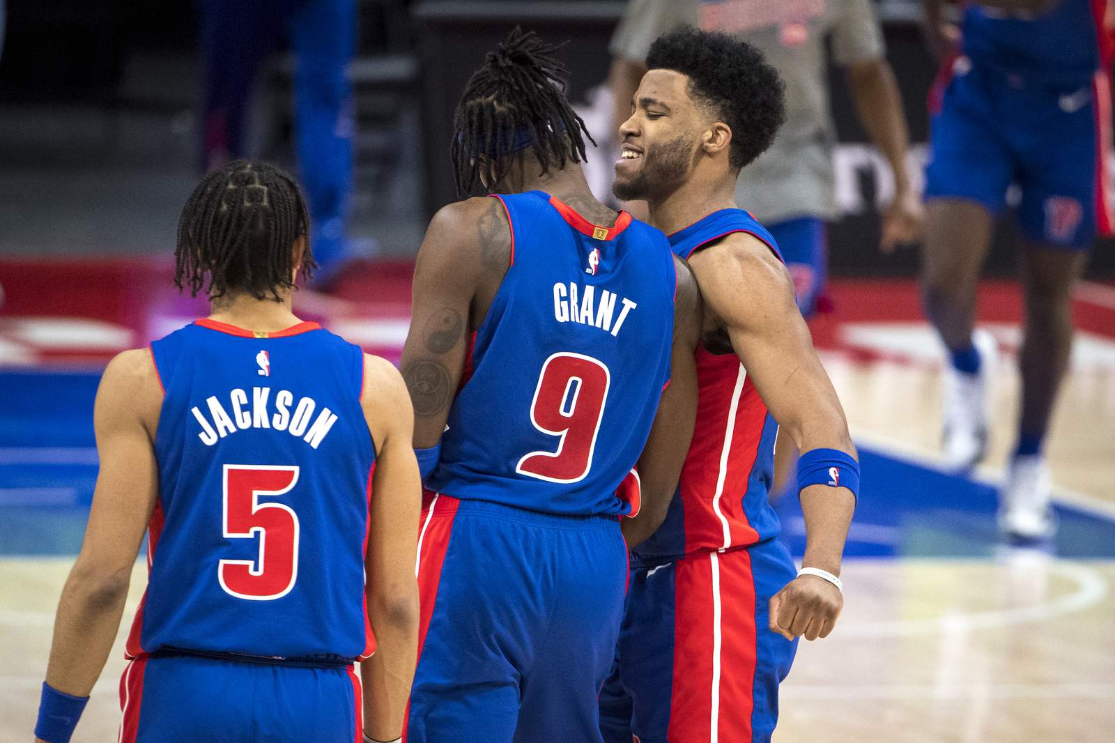 Bey’s double-double leads Pistons over slumping Raptors