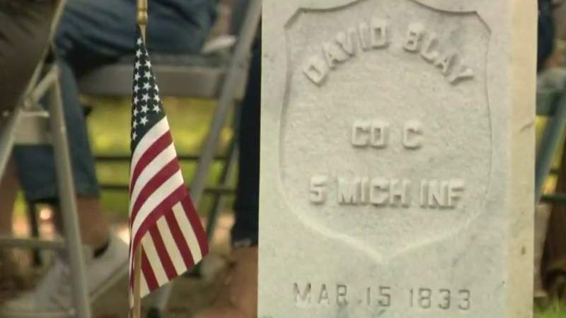 Unmarked Union soldier graves in Macomb County receive new headstones