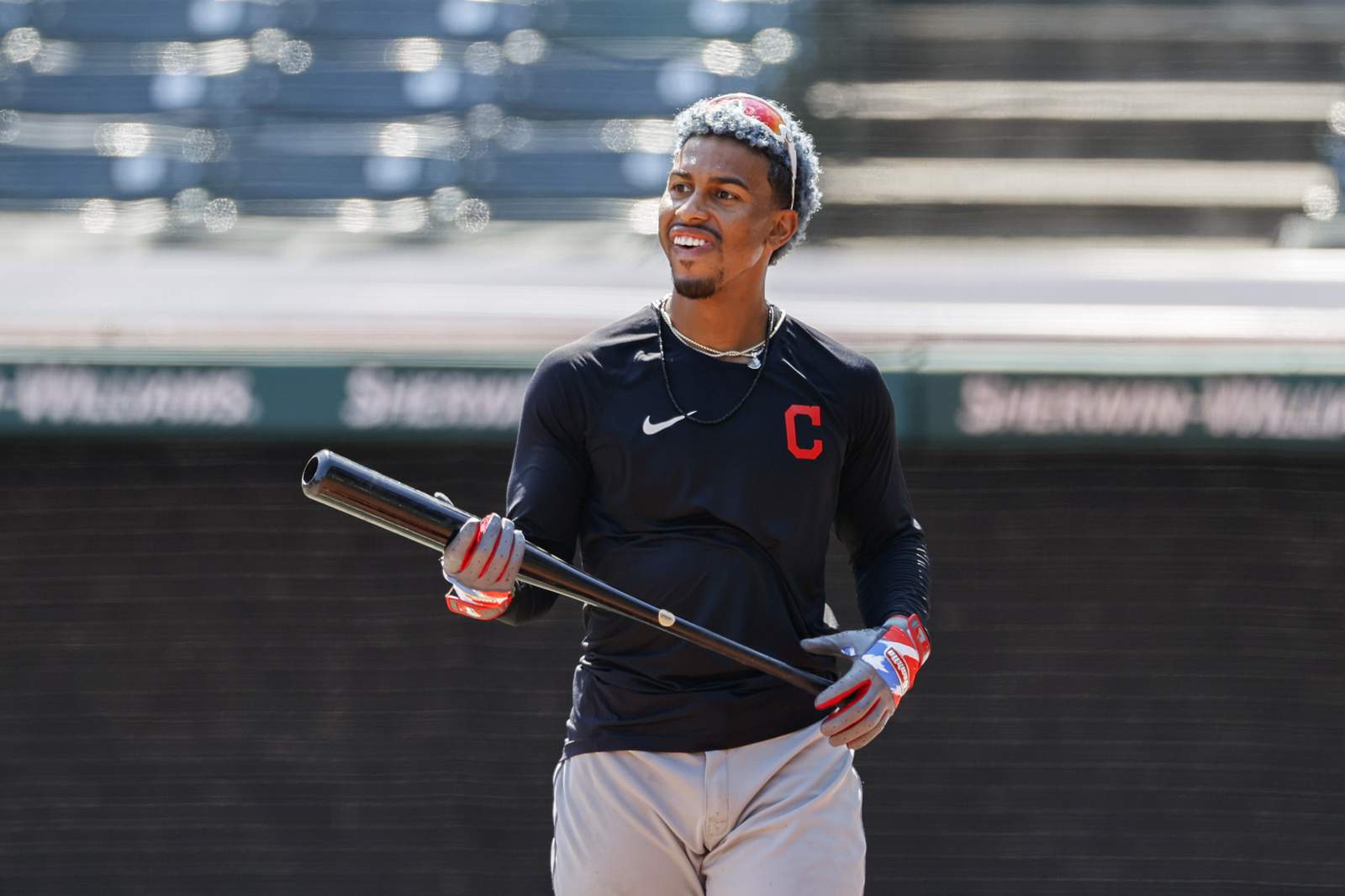 Cleveland Indians trade superstar SS Francisco Lindor, beloved SP Carlos Carrasco to Mets for 4 players