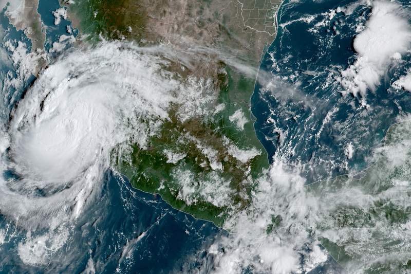 Hurricane Olaf nears Mexico's Los Cabos resorts