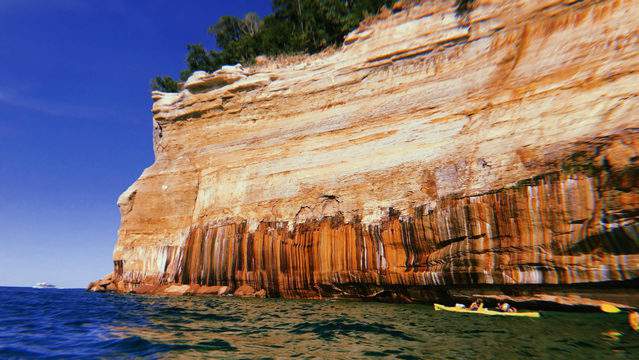 Officials: 2 kayakers found near Pictured Rocks identified; both from Metro Detroit