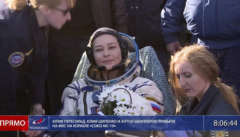 Back to gravity: Russians talk about world's 1st space movie