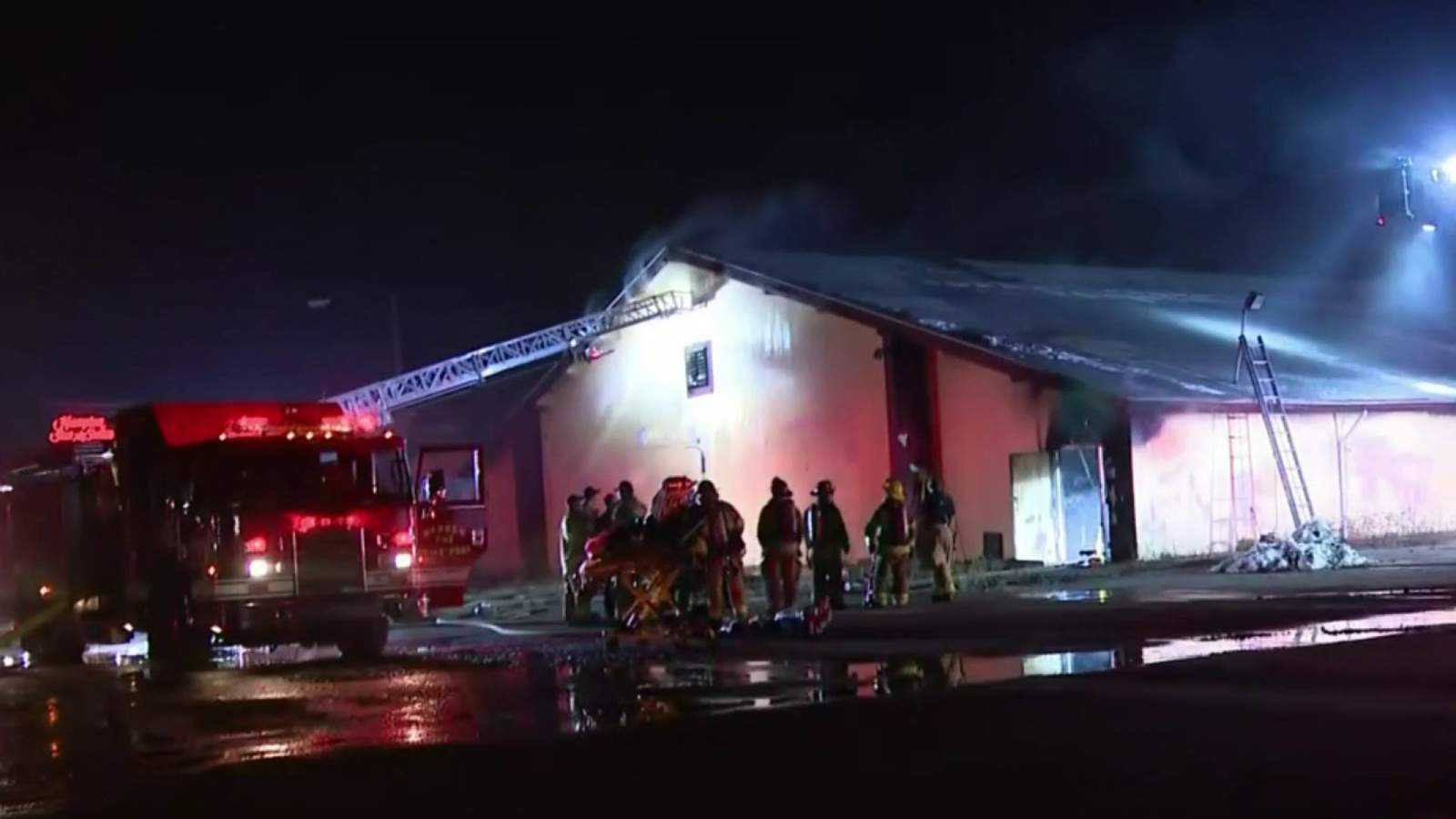 Fire burns at vacant bowling alley in Warren