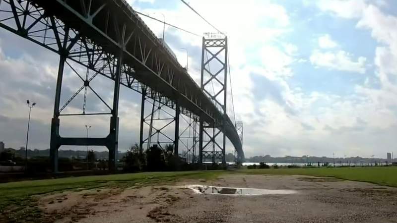 Detroit City Council at odds with Mayor Mike Duggan, Moroun family over land needed for new bridge
