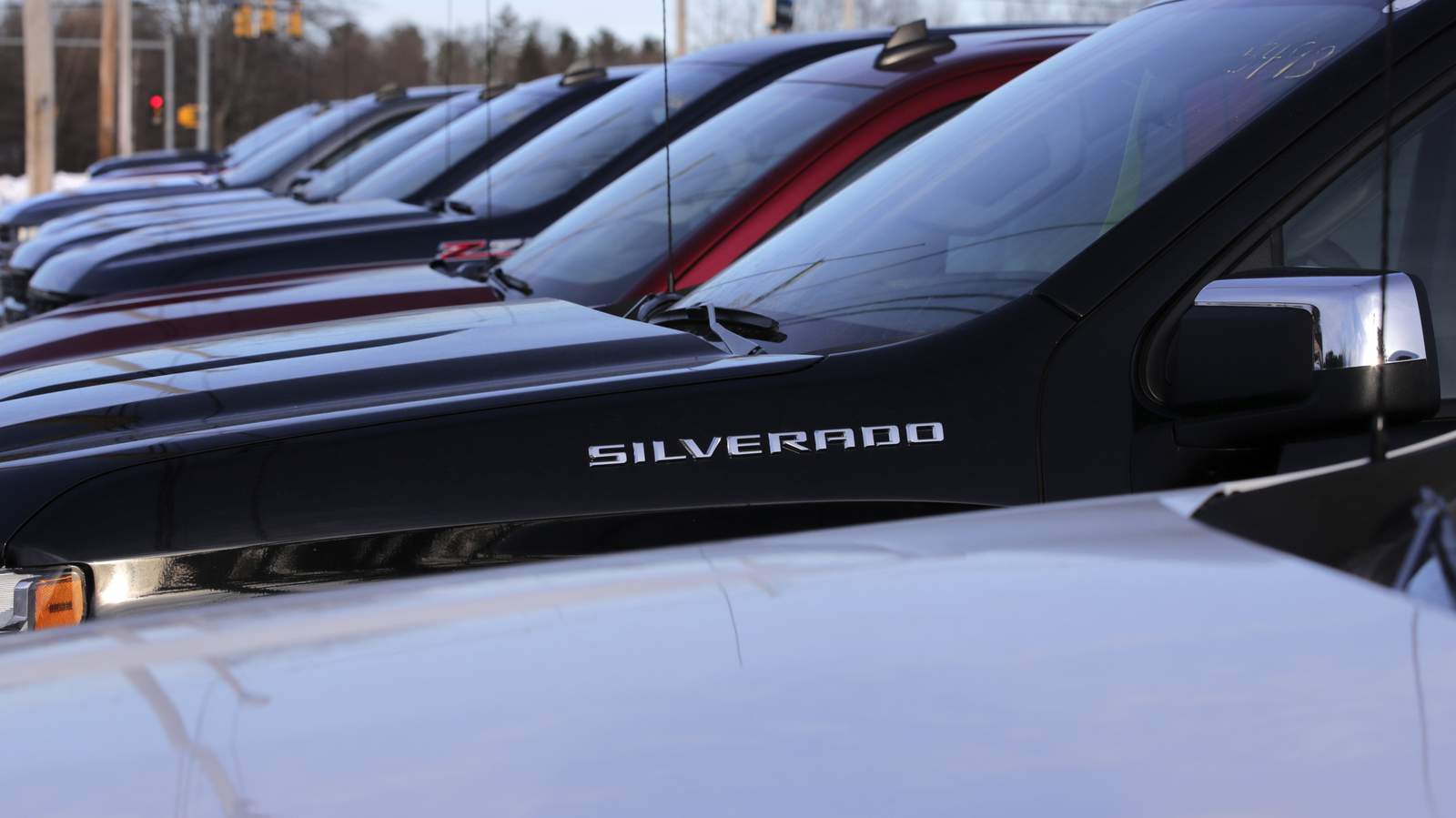 GM recalls 840K vehicles for seat belt, suspension problems