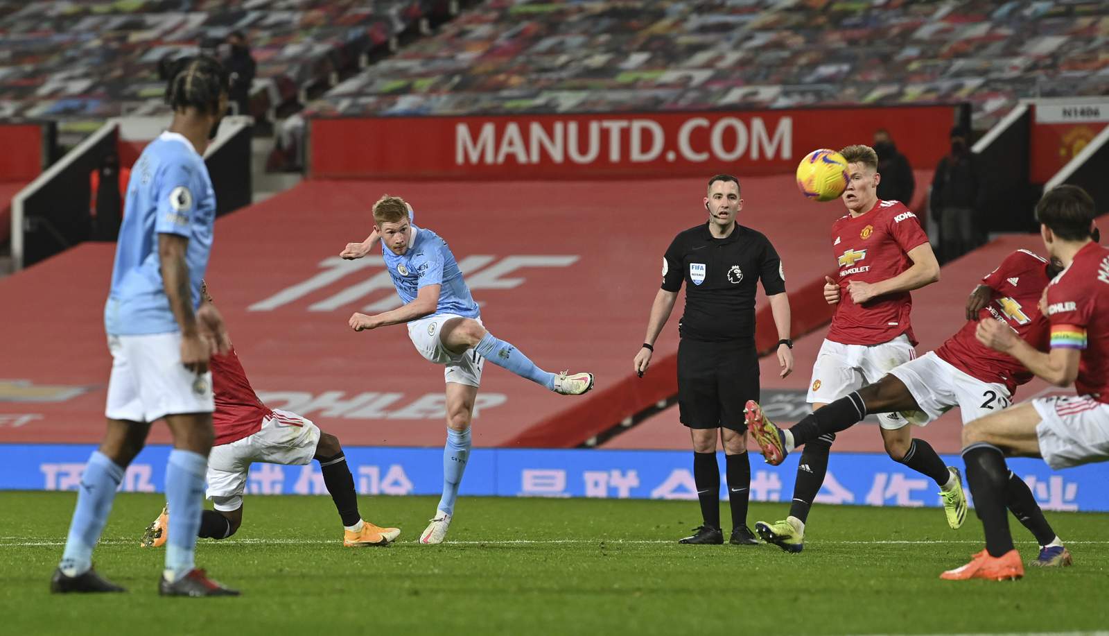 No fans, no goals: United, City draw Manchester derby 0-0