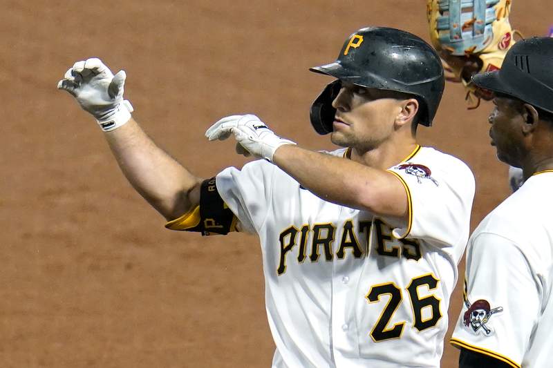AP source: Pirates trading All-Star 2B Frazier to Padres
