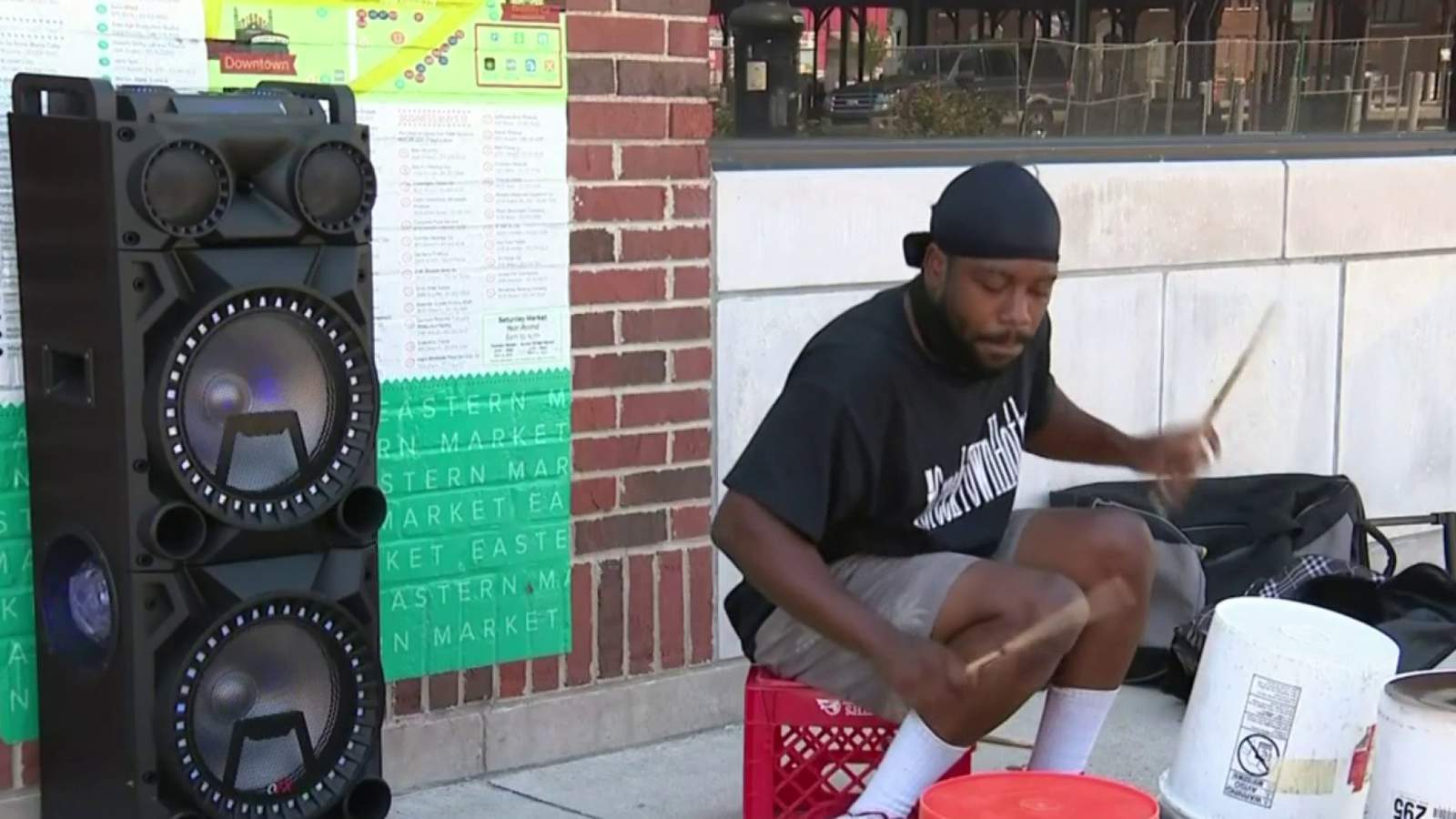 Detroit musician uses pots, pans to become viral sensation