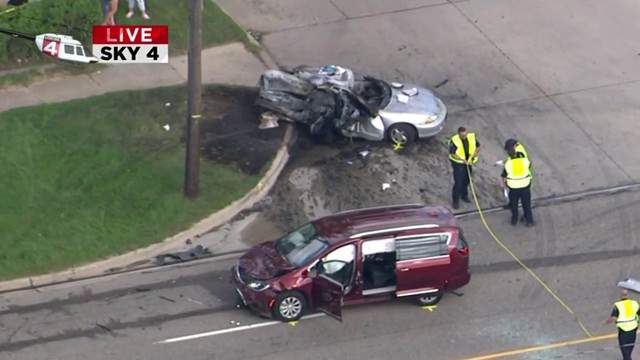 1 Person Killed In Crash At Schoenherr Commons In Warren