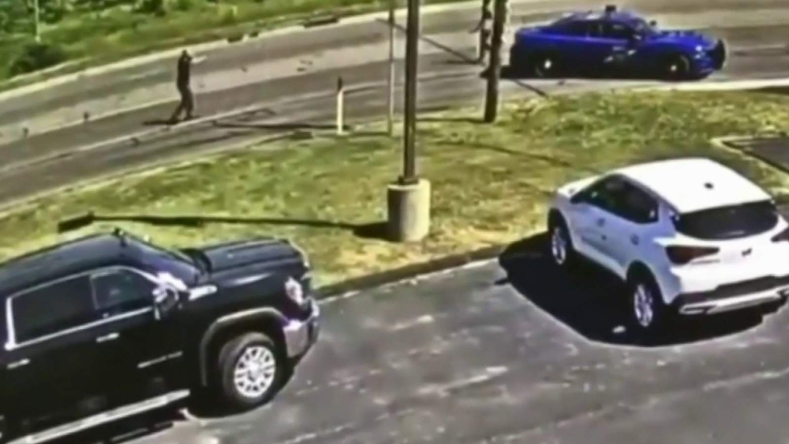 Video shows Michigan State Police trooper shoot knife-wielding man in Monroe County