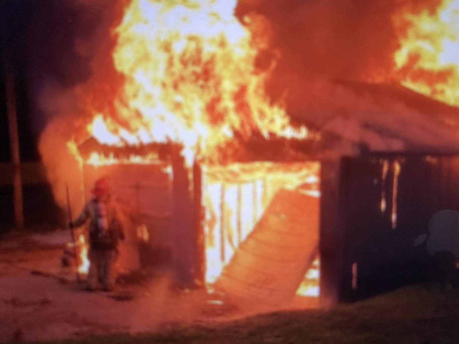 Firefighter burned while putting out Rochester Hills garage fire