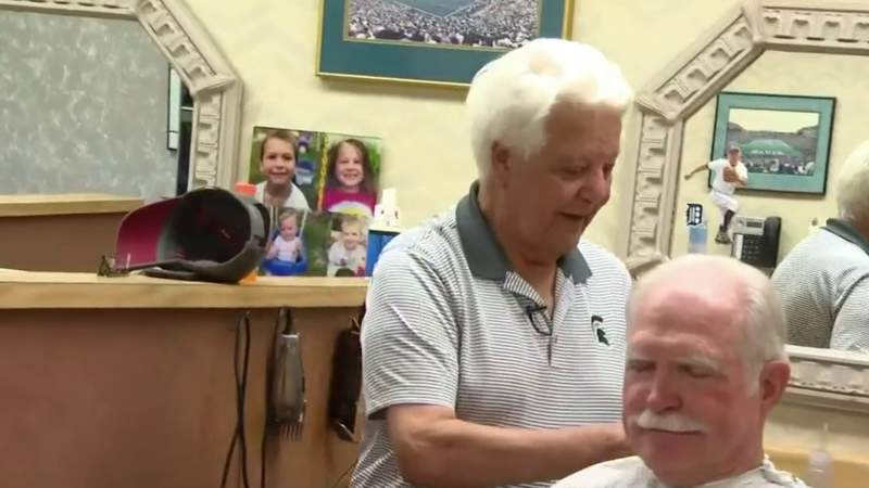 Retiring Clinton Township barber gives final haircuts of career