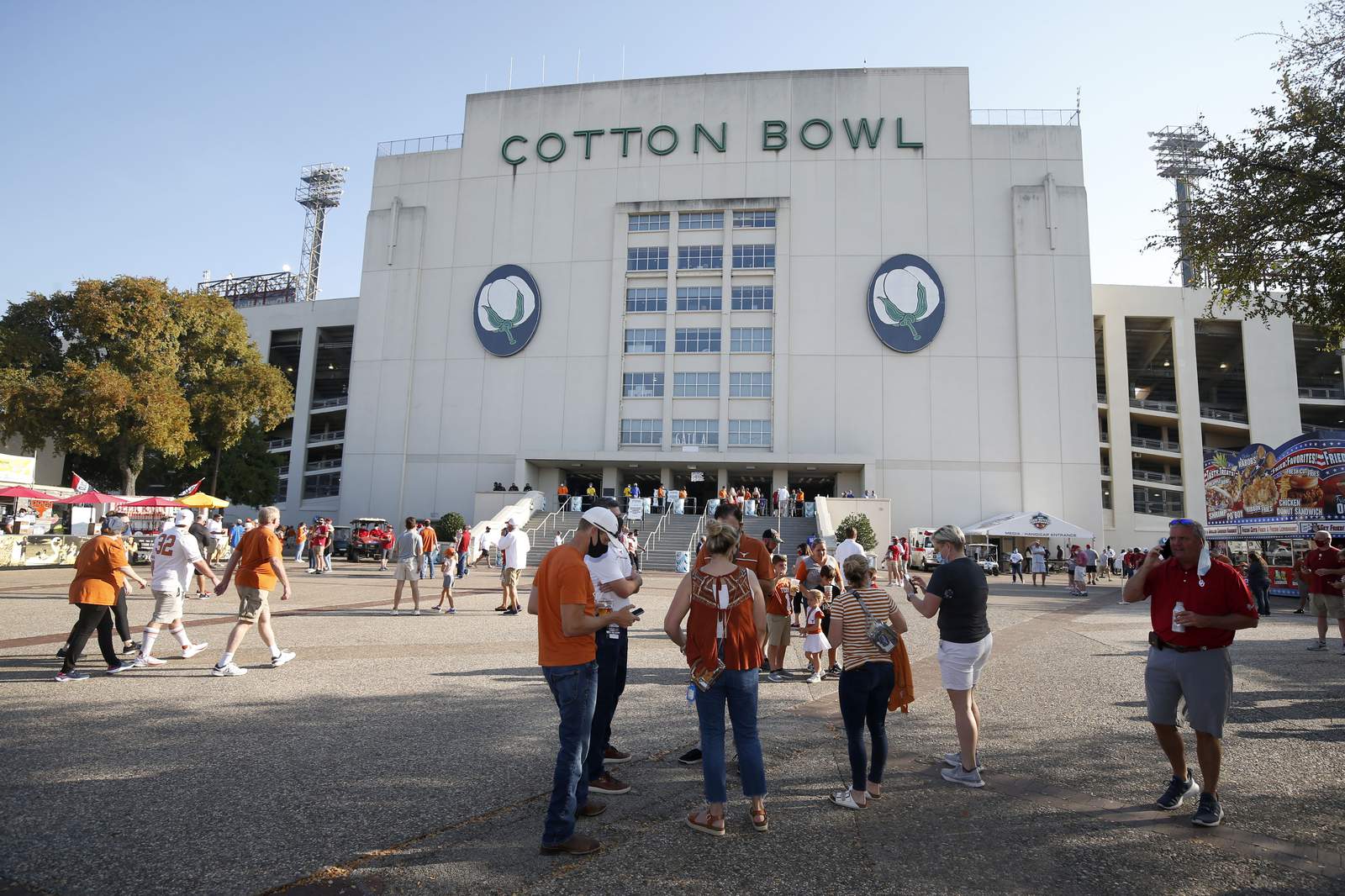No fair, few fans: Texas, OU play on despite different feel